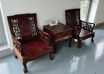 北京回收古典家具、柏木雕刻家具回收
